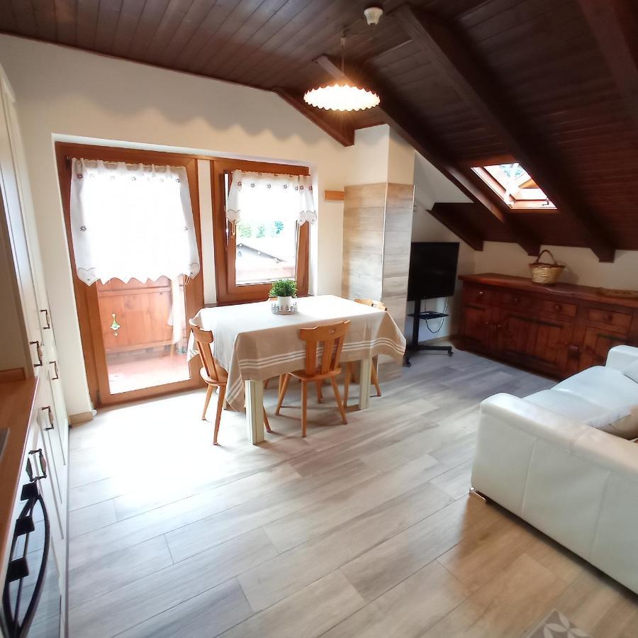 Appartamento La Mansarda di Sabina. Fiera Di Primiero Esterno foto