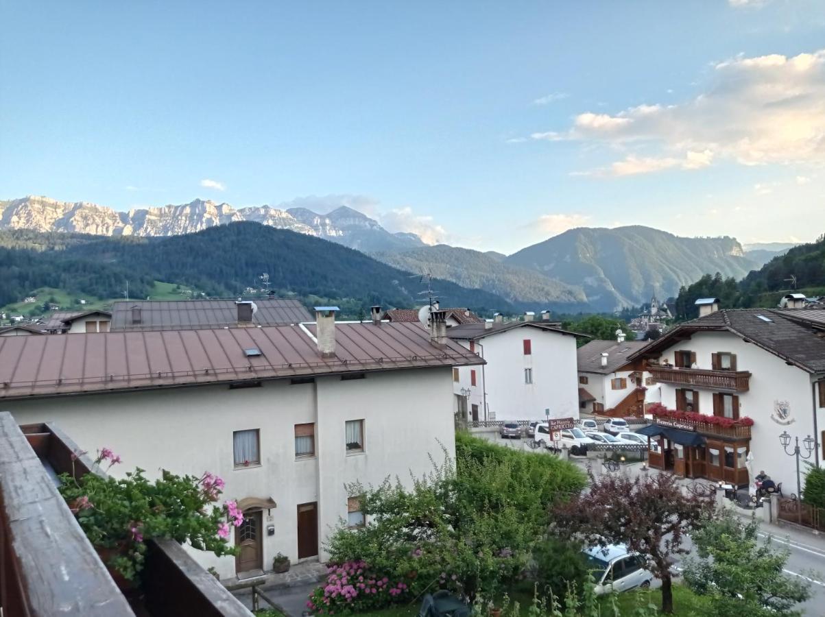 Appartamento La Mansarda di Sabina. Fiera Di Primiero Esterno foto
