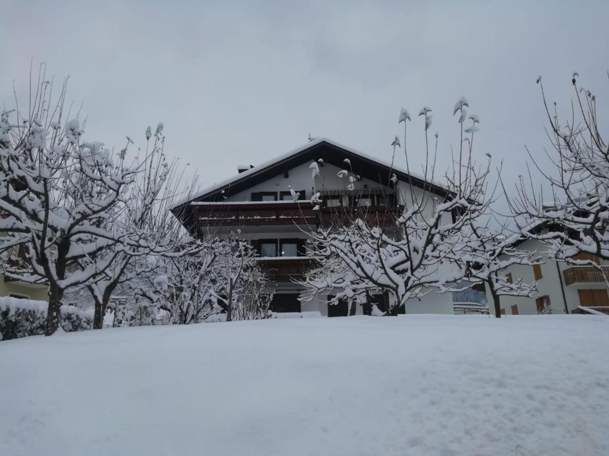 Appartamento La Mansarda di Sabina. Fiera Di Primiero Esterno foto